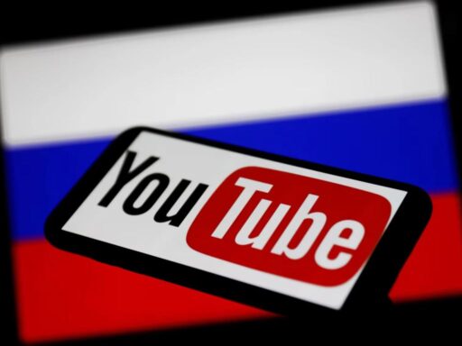 Bloomberg: Кремль почав обмежувати росіянам доступ до Youtube